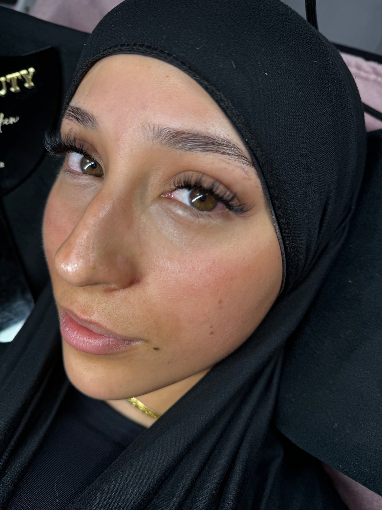 Natürliche Wimpernverlängerung mit elegantem Schwung bei DOLLSBEAUTY in Hagen