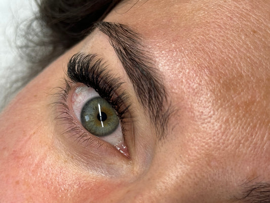 Volumen Wimpernverlängerung mit dichter Fächertechnik bei DOLLSBEAUTY in Hagen